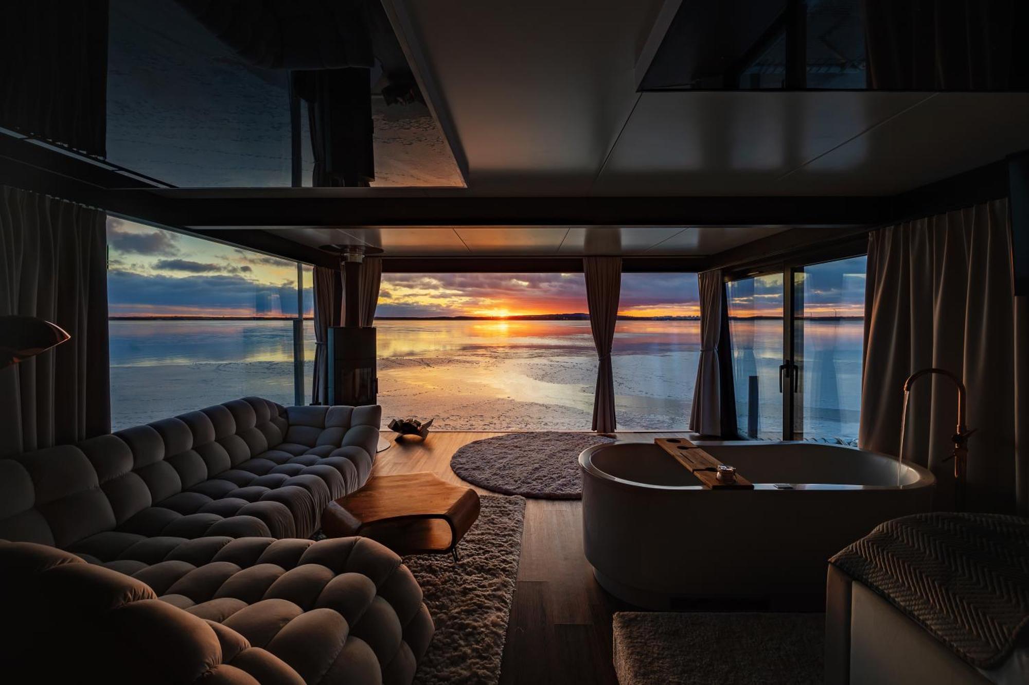 Grand Ht Houseboats - Domki Na Wodzie - Sauna, Jacuzzi, Kominek ميلنو المظهر الخارجي الصورة