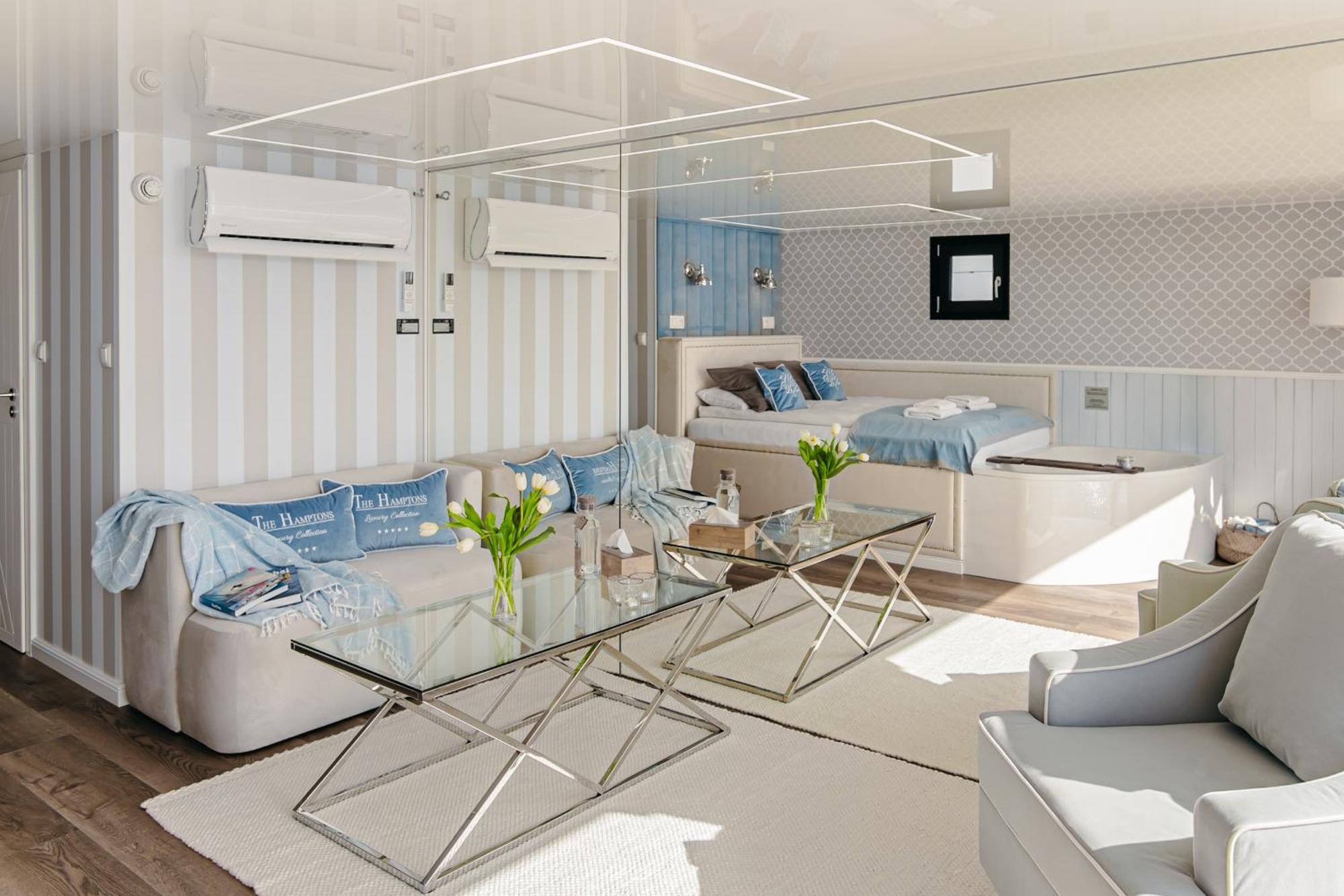 Grand Ht Houseboats - Domki Na Wodzie - Sauna, Jacuzzi, Kominek ميلنو الغرفة الصورة