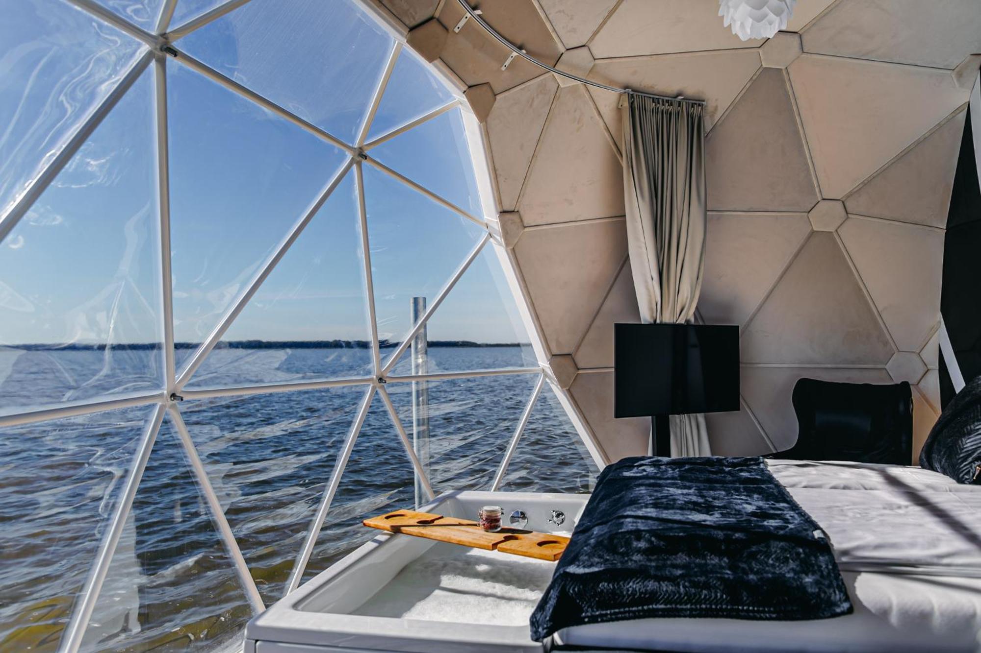 Grand Ht Houseboats - Domki Na Wodzie - Sauna, Jacuzzi, Kominek ميلنو الغرفة الصورة