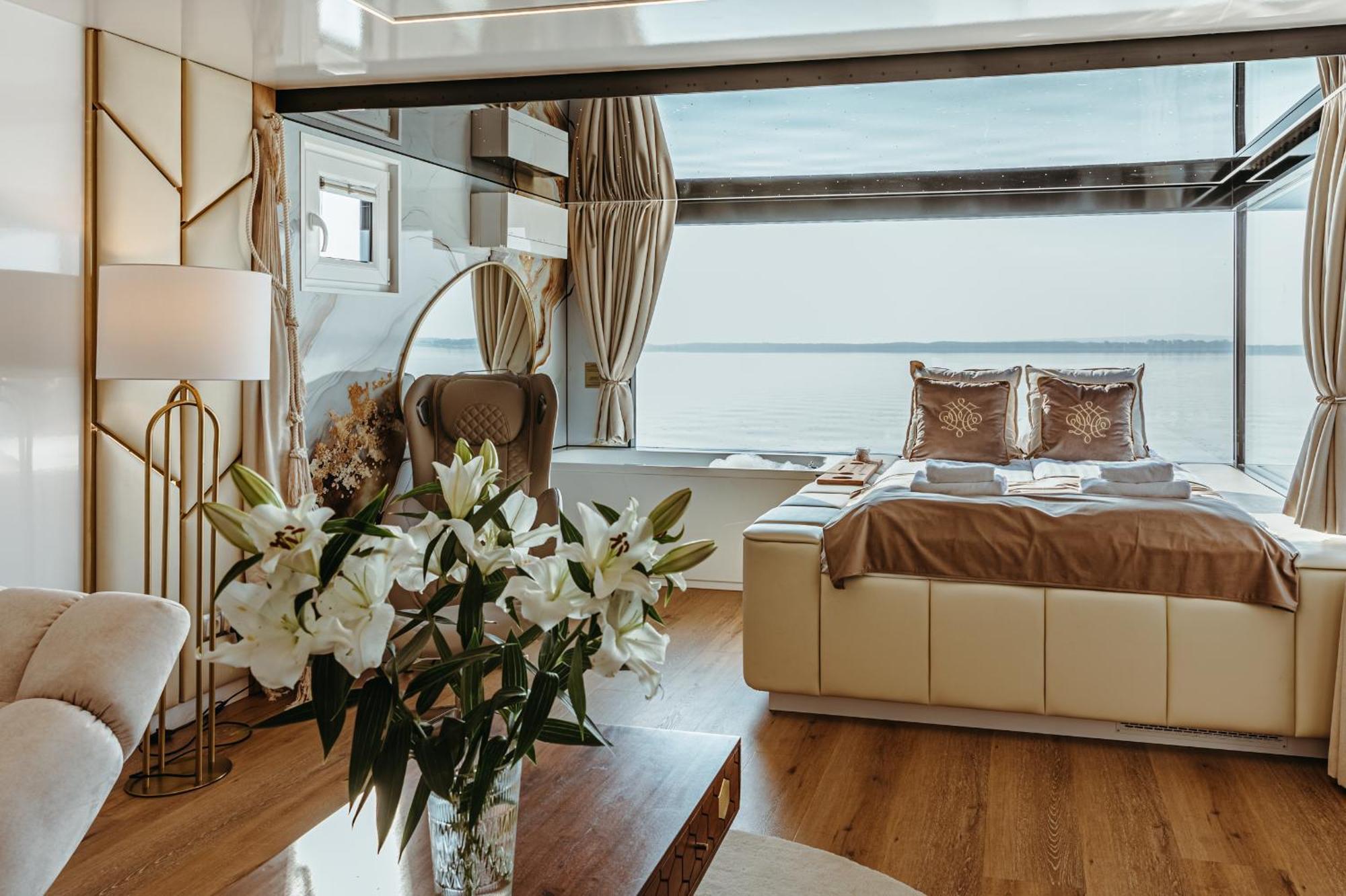 Grand Ht Houseboats - Domki Na Wodzie - Sauna, Jacuzzi, Kominek ميلنو المظهر الخارجي الصورة