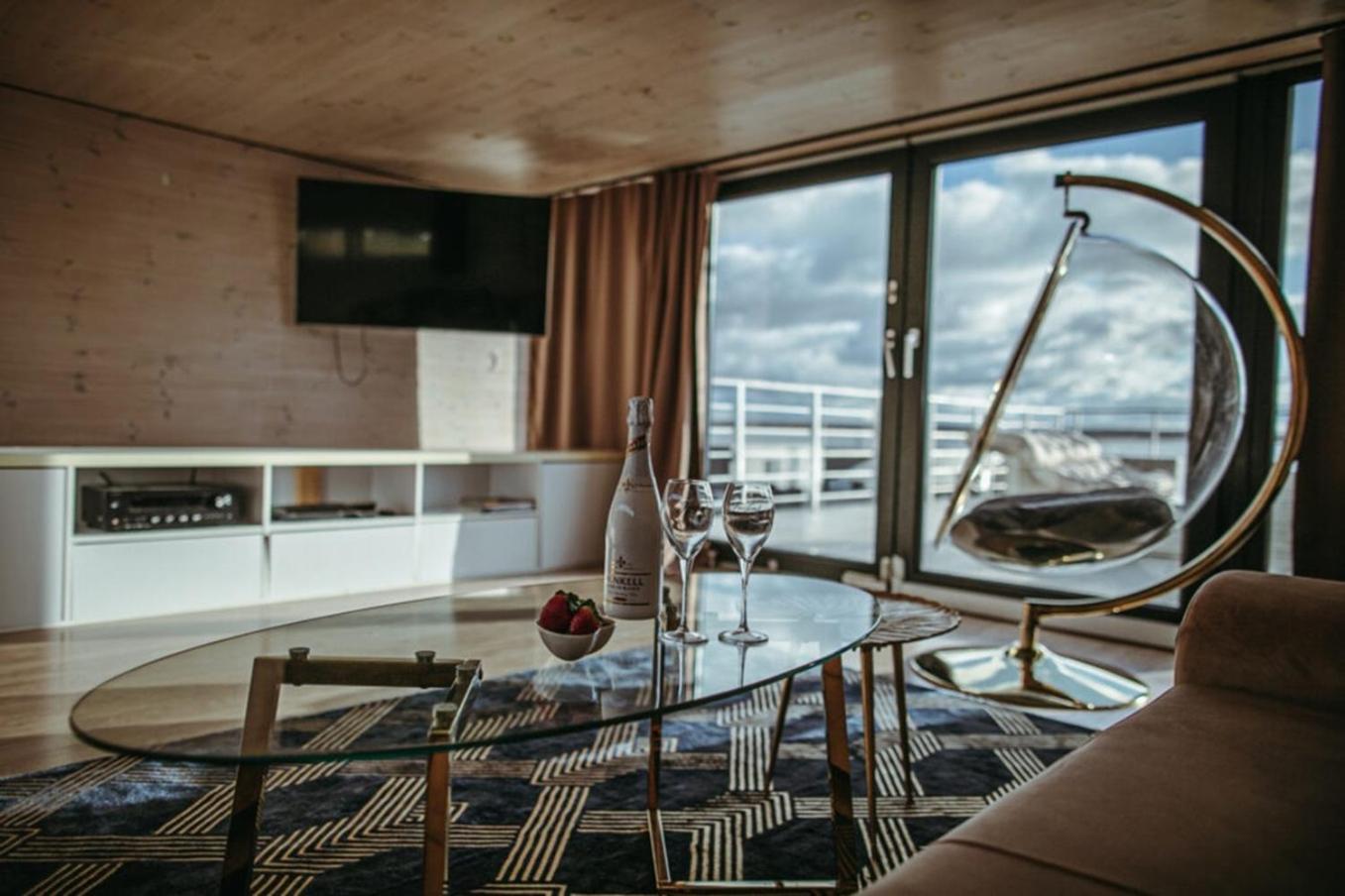 Grand Ht Houseboats - Domki Na Wodzie - Sauna, Jacuzzi, Kominek ميلنو المظهر الخارجي الصورة